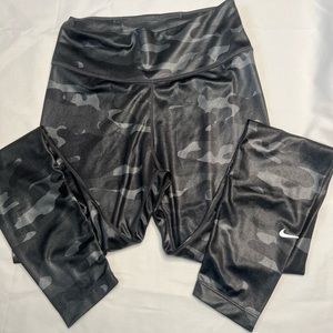 Metallic Black Camo Nike Dri fit workout leggings